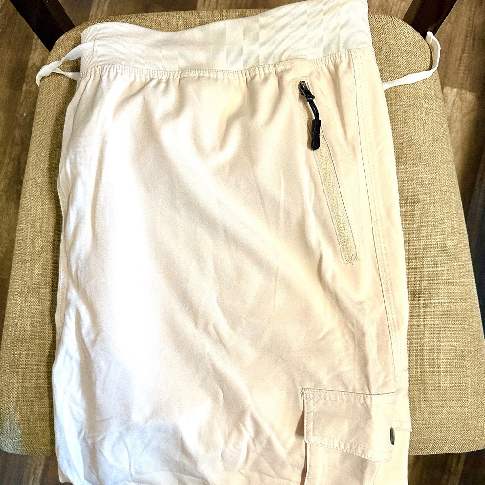 Cream Plus size Capris